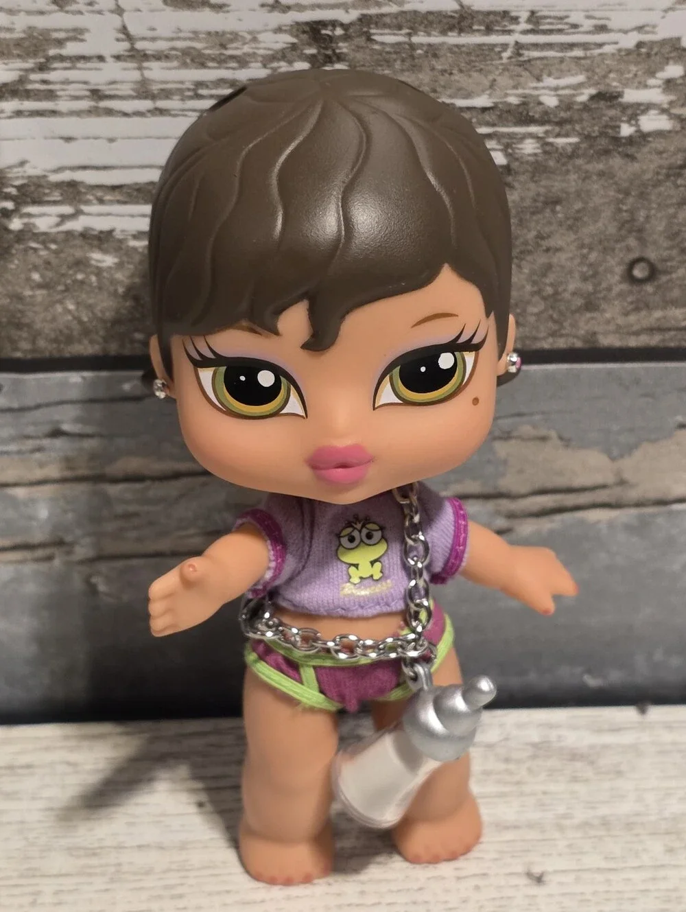 2004 Baby Mini Bratz Doll with Brown Hair and Green Trim Accessories